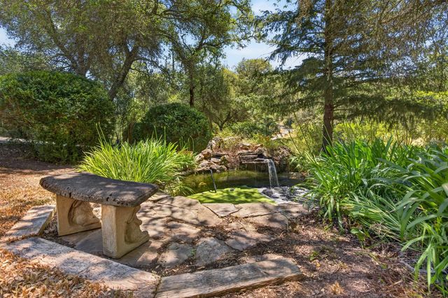 22998 Cottage Hill Dr, Grass Valley, CA 95949