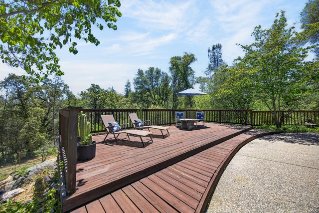 22998 Cottage Hill Dr, Grass Valley, CA 95949