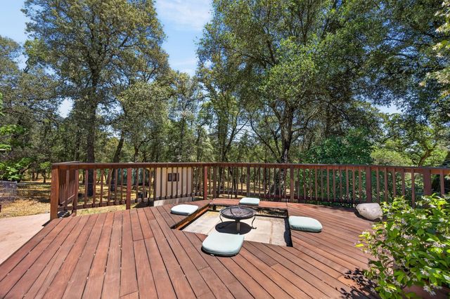 22998 Cottage Hill Dr, Grass Valley, CA 95949