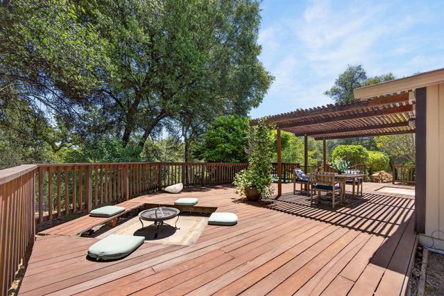 22998 Cottage Hill Dr, Grass Valley, CA 95949