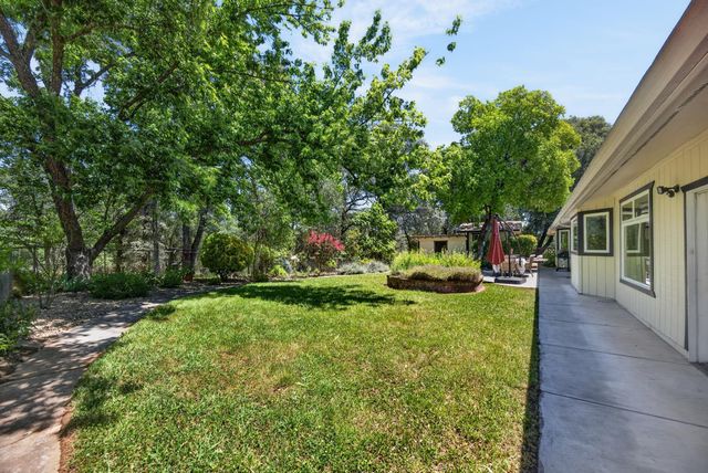 22998 Cottage Hill Dr, Grass Valley, CA 95949