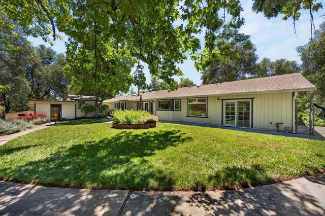 22998 Cottage Hill Dr, Grass Valley, CA 95949