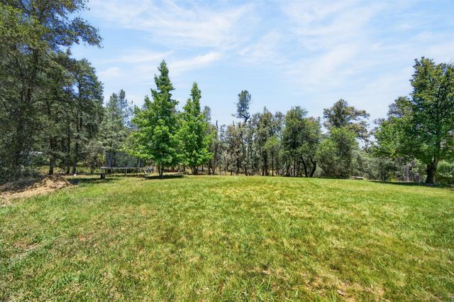 22998 Cottage Hill Dr, Grass Valley, CA 95949
