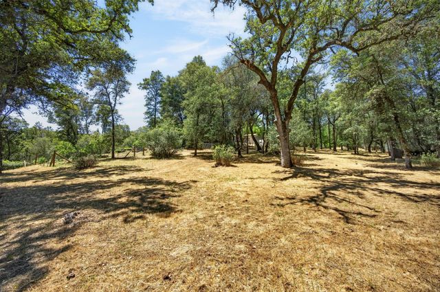 22998 Cottage Hill Dr, Grass Valley, CA 95949
