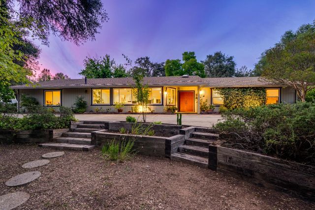 22998 Cottage Hill Dr, Grass Valley, CA 95949