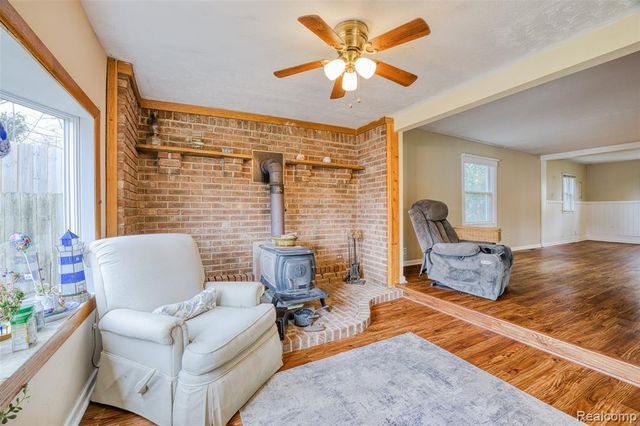 11388 Sunset Boulevard, Pinckney, MI 48169