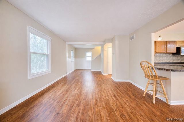 11388 Sunset Boulevard, Pinckney, MI 48169