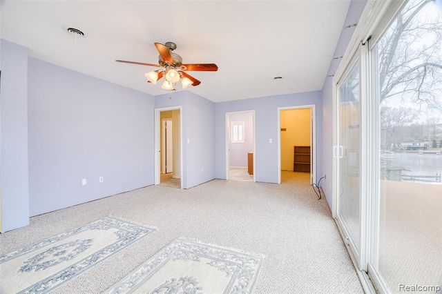 11388 Sunset Boulevard, Pinckney, MI 48169