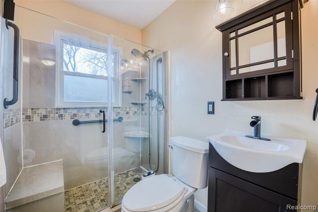 11388 Sunset Boulevard, Pinckney, MI 48169