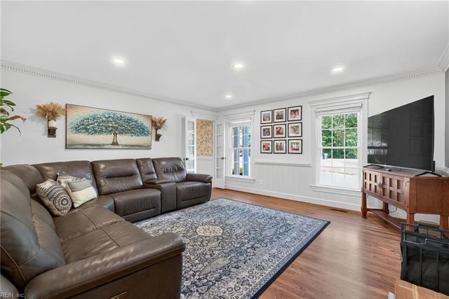 23 Whittakers Mill RD, Williamsburg, VA 23185