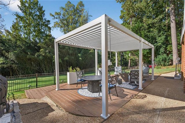 23 Whittakers Mill RD, Williamsburg, VA 23185