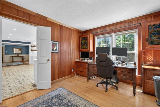 23 Whittakers Mill RD, Williamsburg, VA 23185