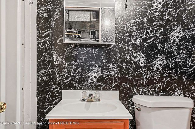 1039 Morgan Street, Lansing, MI 48912