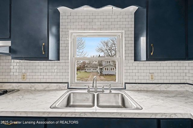 1039 Morgan Street, Lansing, MI 48912