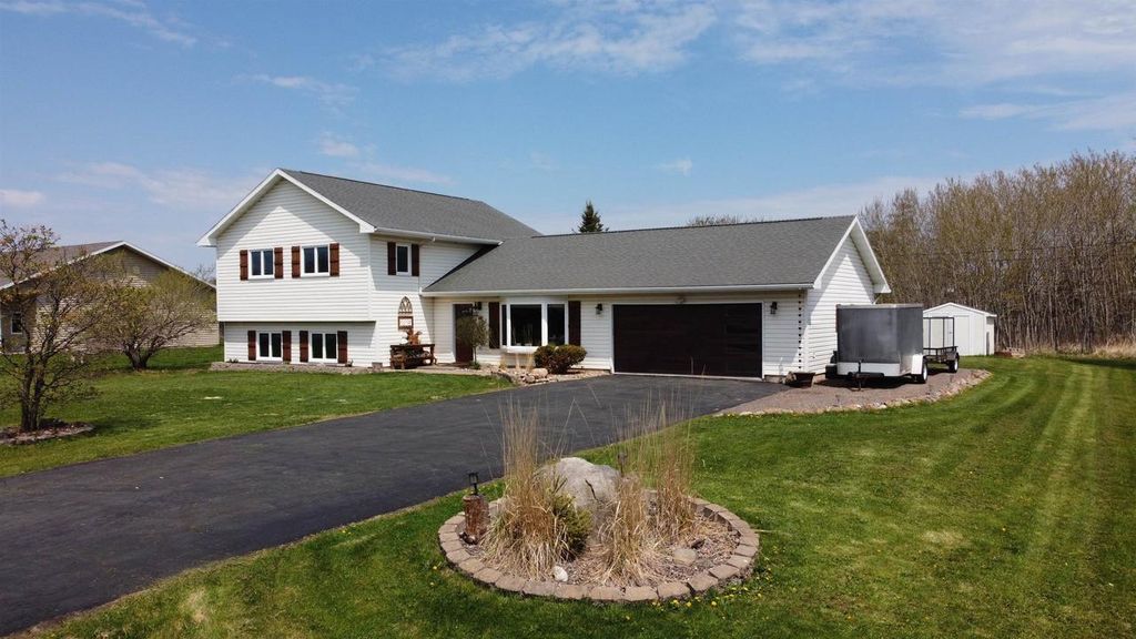 1815 E 11th St, Superior, WI 54880