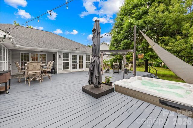 124 Huckleberry Lane, Mount Holly, NC 28120