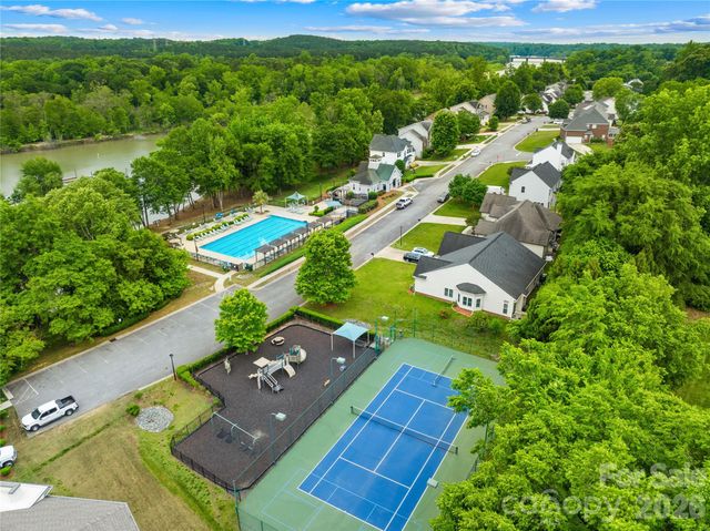 124 Huckleberry Lane, Mount Holly, NC 28120