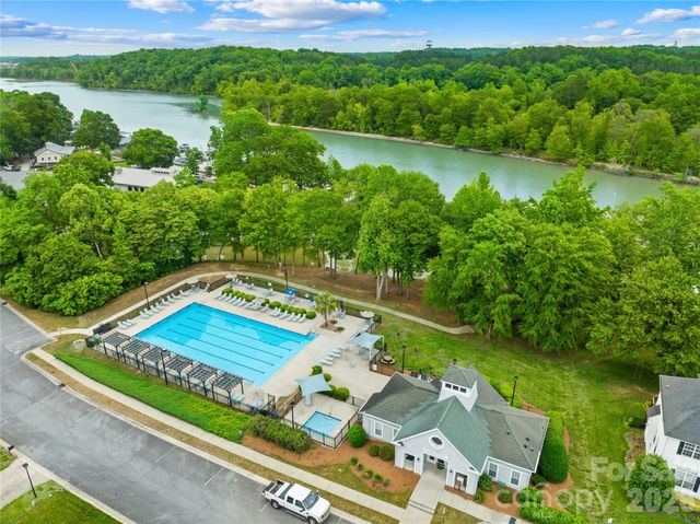 124 Huckleberry Lane, Mount Holly, NC 28120