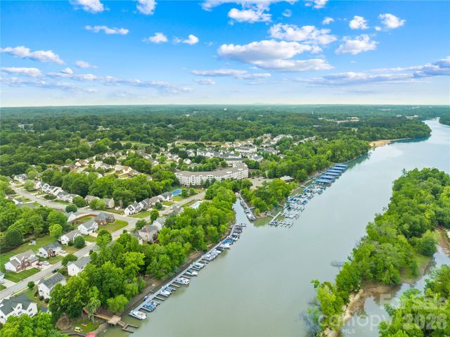 124 Huckleberry Lane, Mount Holly, NC 28120