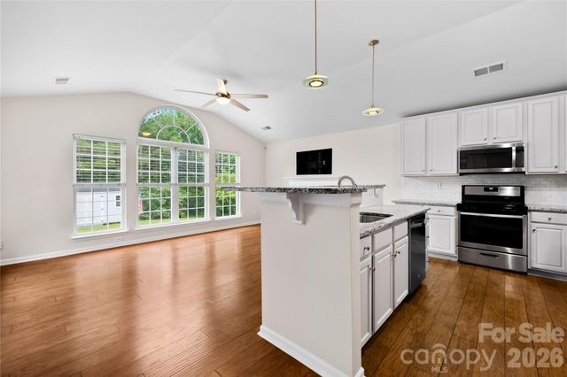 124 Huckleberry Lane, Mount Holly, NC 28120