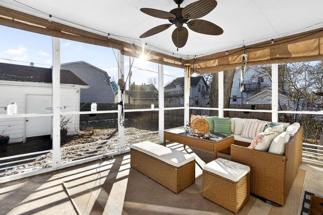 333 W SPRING STREET, Appleton, WI 54911