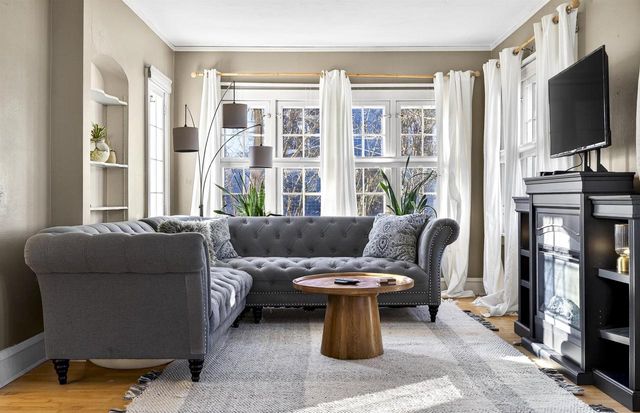 333 W SPRING STREET, Appleton, WI 54911