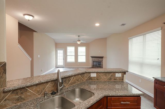 3042 Camelia View Lane, Dickinson, TX 77539