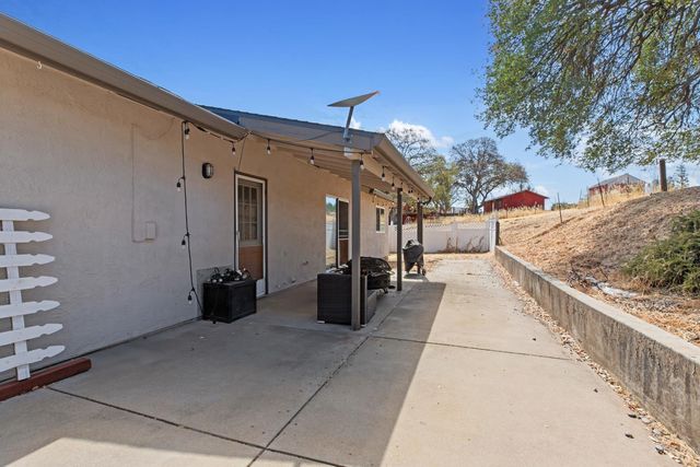 1415 Papoose Dr, Copperopolis, CA 95228