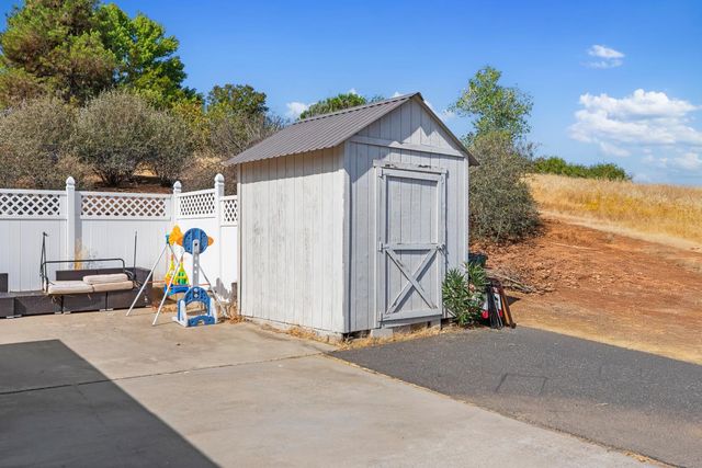 1415 Papoose Dr, Copperopolis, CA 95228