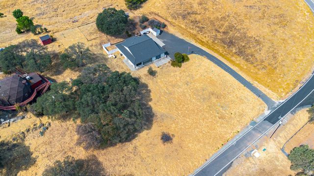 1415 Papoose Dr, Copperopolis, CA 95228