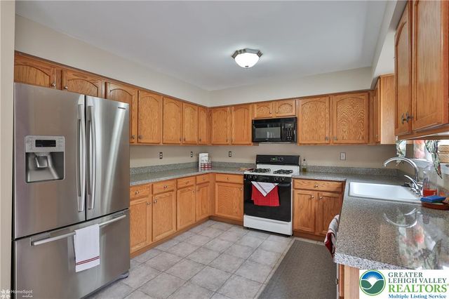 204 Mary Court, Richlandtown Boro, PA 18955