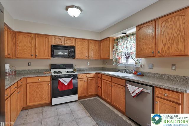 204 Mary Court, Richlandtown Boro, PA 18955