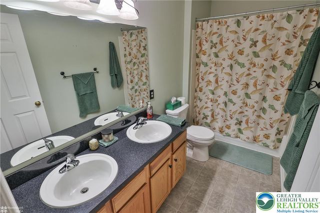 204 Mary Court, Richlandtown Boro, PA 18955