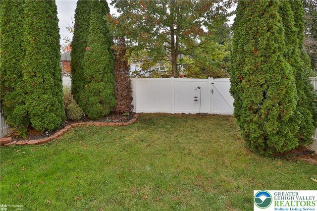 204 Mary Court, Richlandtown Boro, PA 18955