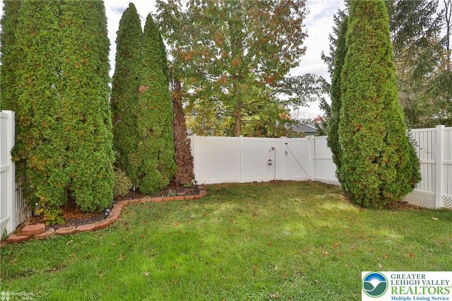 204 Mary Court, Richlandtown Boro, PA 18955