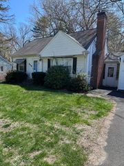 514 Dewey St, West Springfield, MA 01089
