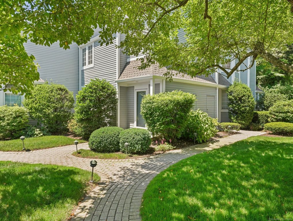 51 Hale Lane 51, Darien, CT 06820