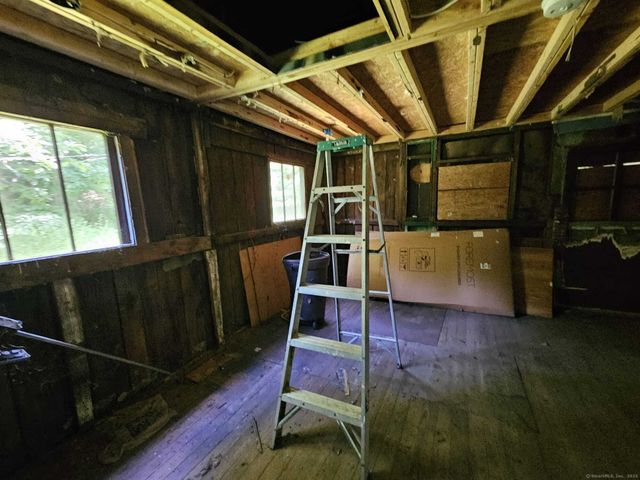 289 Spring Lake Road, Waterbury, CT 06706