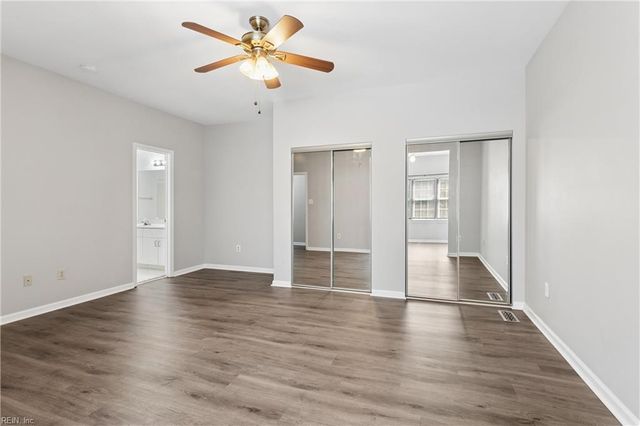 112 Chippenham Dr Apt B, Yorktown, VA 23693