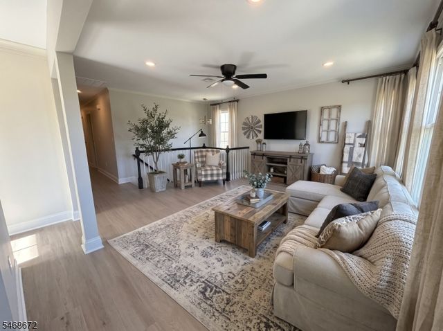 81 Elm St, Dover Town, NJ 07801