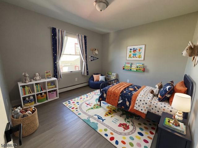 81 Elm St, Dover Town, NJ 07801