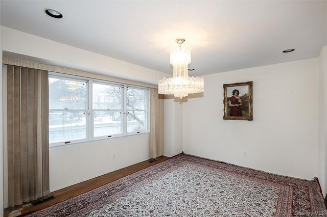 28 Polo Road, Great Neck, NY 11023