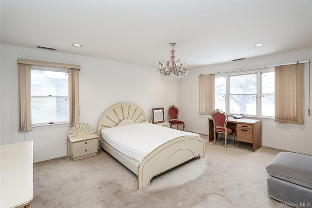 28 Polo Road, Great Neck, NY 11023