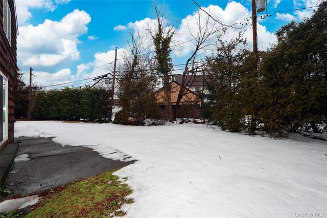 28 Polo Road, Great Neck, NY 11023