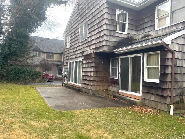 28 Polo Road, Great Neck, NY 11023