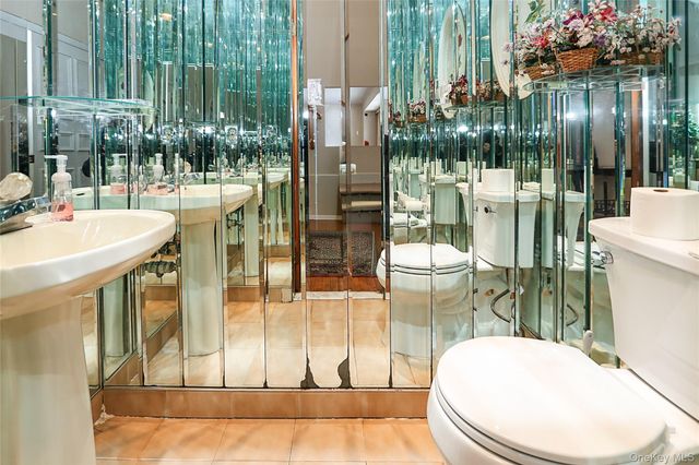 28 Polo Road, Great Neck, NY 11023