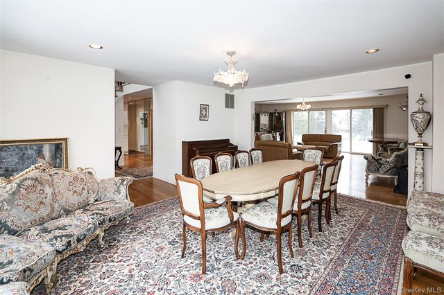 28 Polo Road, Great Neck, NY 11023