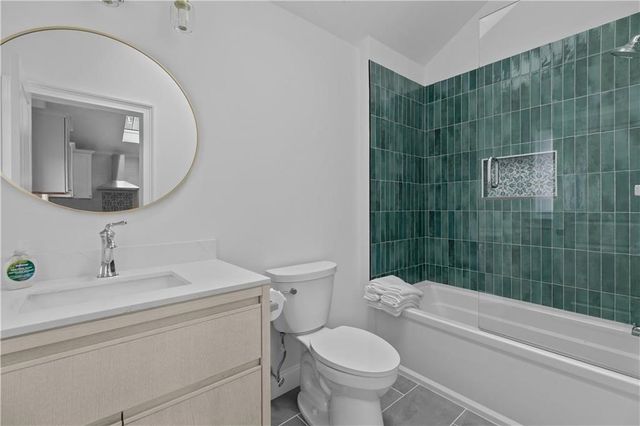 34 East Bowery Street, Newport, RI 02840
