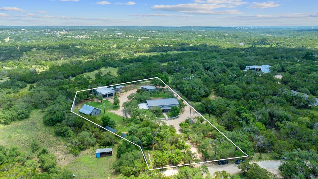150 Darter LN, Dripping Springs, TX 78620