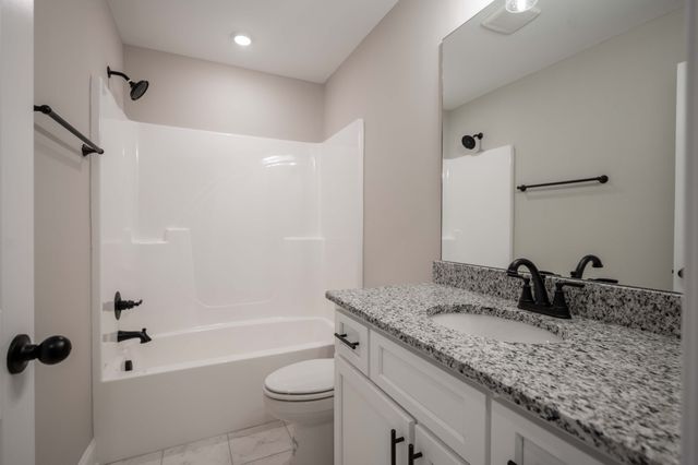 5409 Walnut Farms Blvd, Christiana, TN 37037